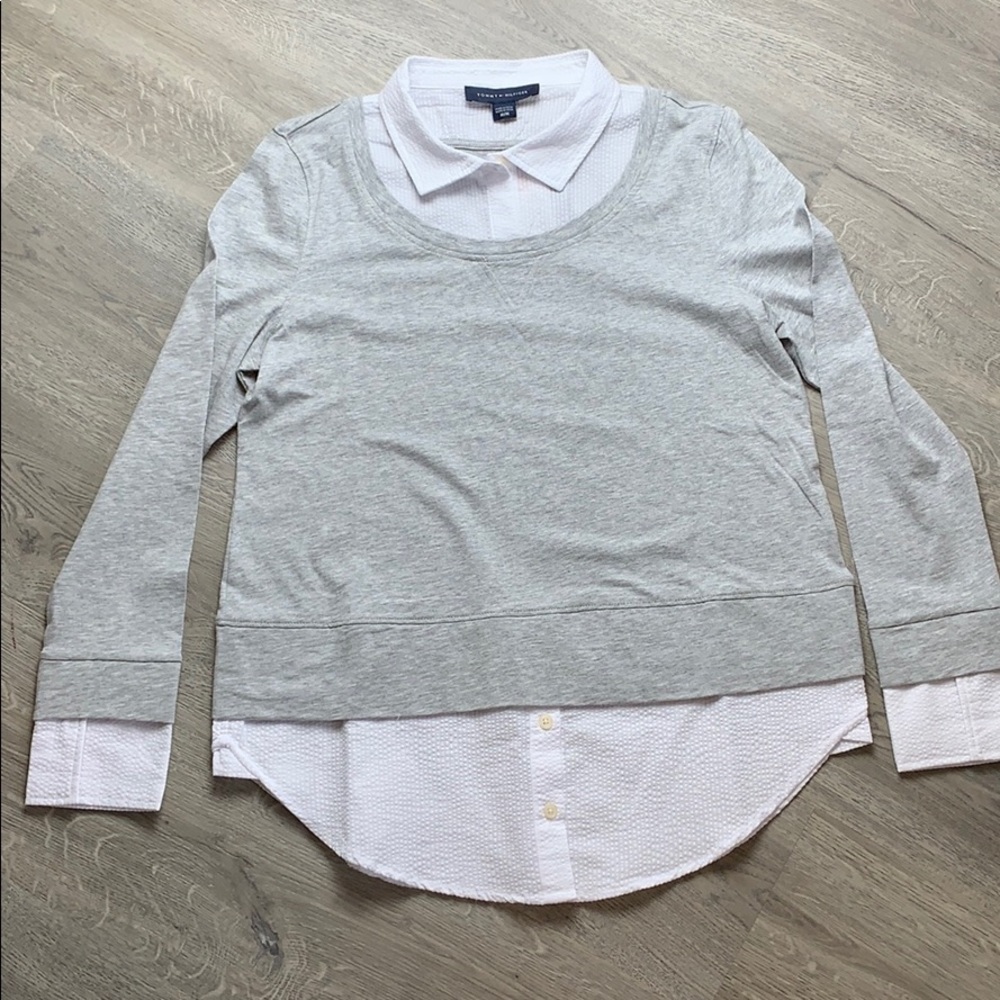 🎄 5/$30 Tommy Hilfiger Shirt size medium